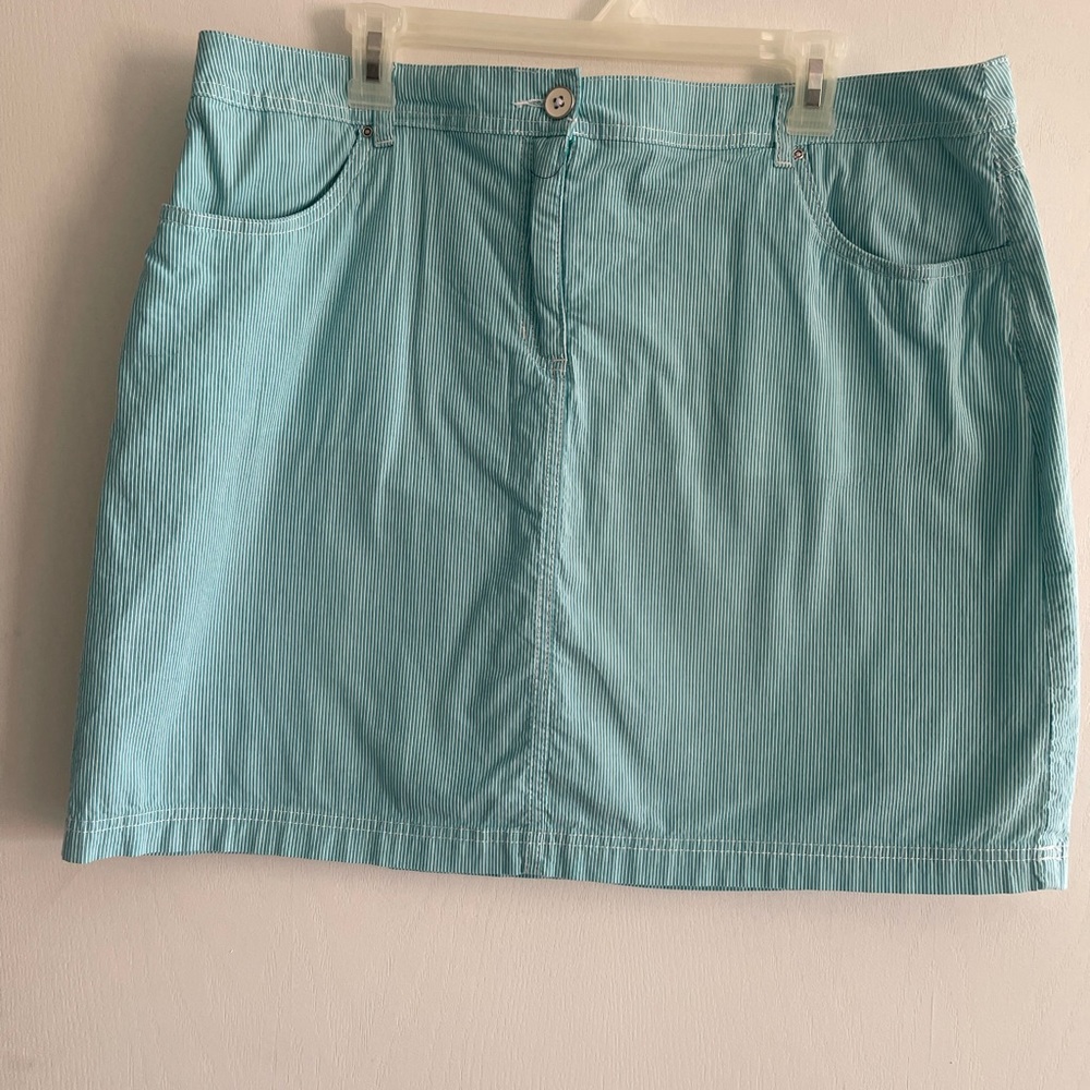Karen Scott green/white SKORT.